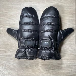 UGG Women’s Puff Yeah All Weather Mittens Black Size Large/X Large